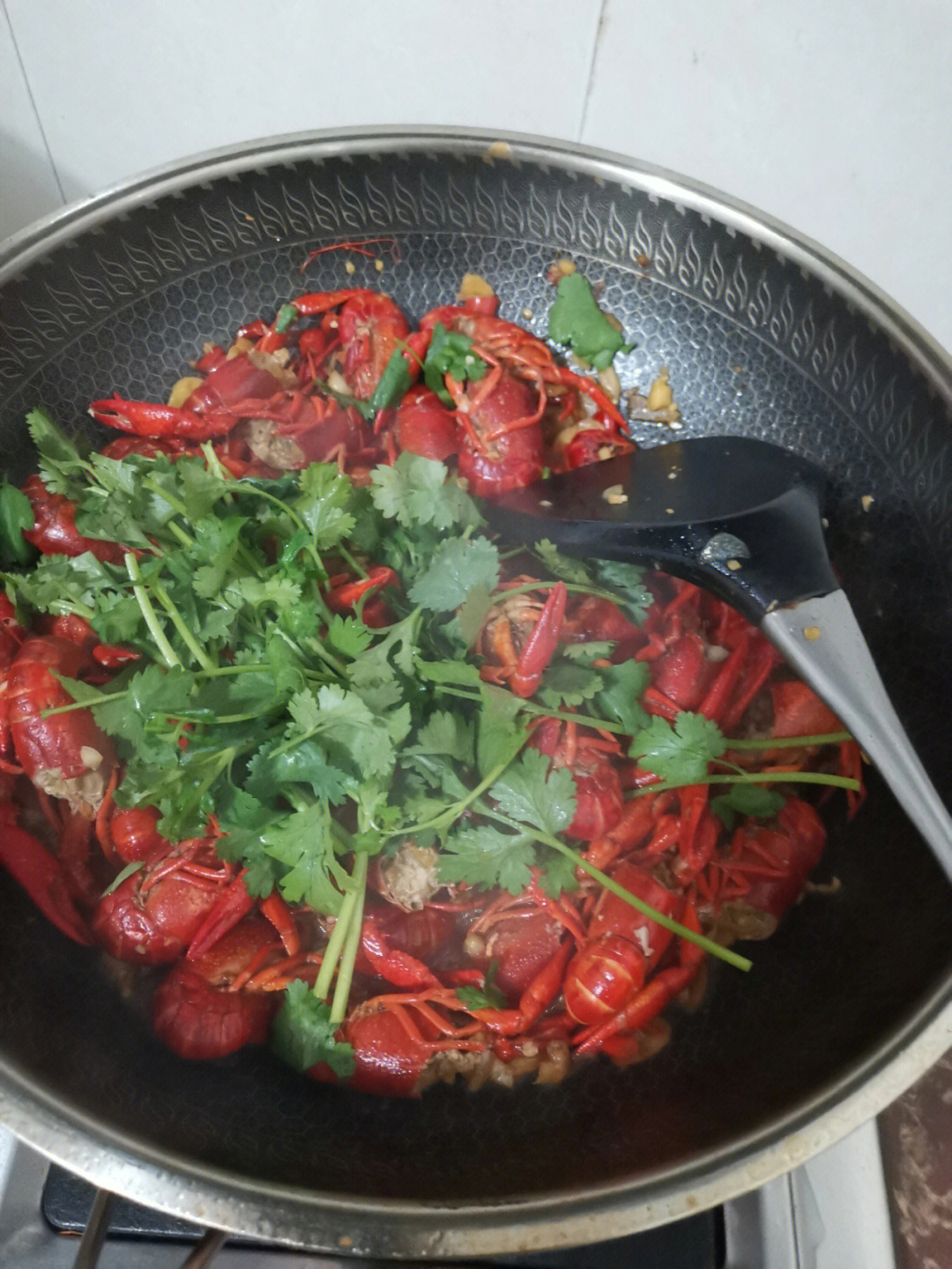 家常小龍蝦最簡(jiǎn)單做法，家常小龍蝦的簡(jiǎn)單做法指南
