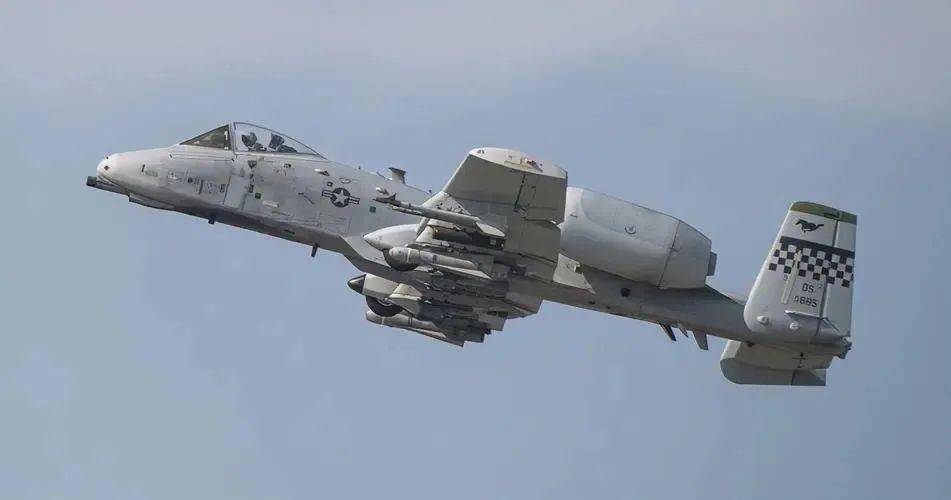 關于A-10疣豬攻擊機的價格及其相關分析，A-10疣豬攻擊機的價格及相關深度解析
